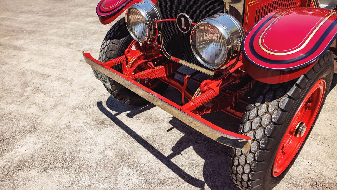 1924 American-LaFrance Type 40 Combination Chemical and Hose Fire Truck