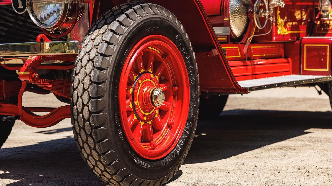 1924 American-LaFrance Type 40 Combination Chemical and Hose Fire Truck