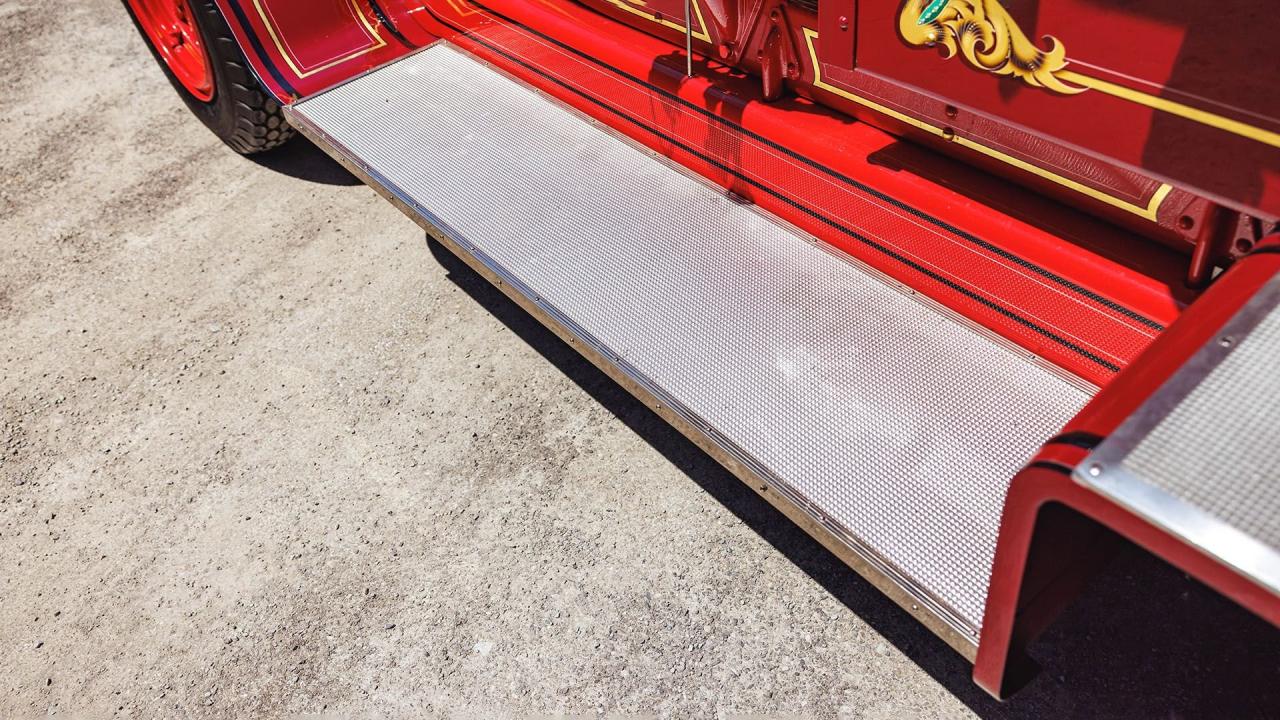 1924 American-LaFrance Type 40 Combination Chemical and Hose Fire Truck