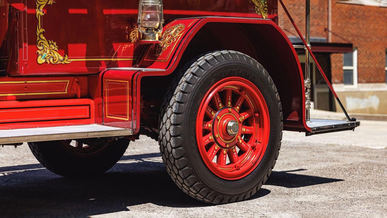 1924 American-LaFrance Type 40 Combination Chemical and Hose Fire Truck