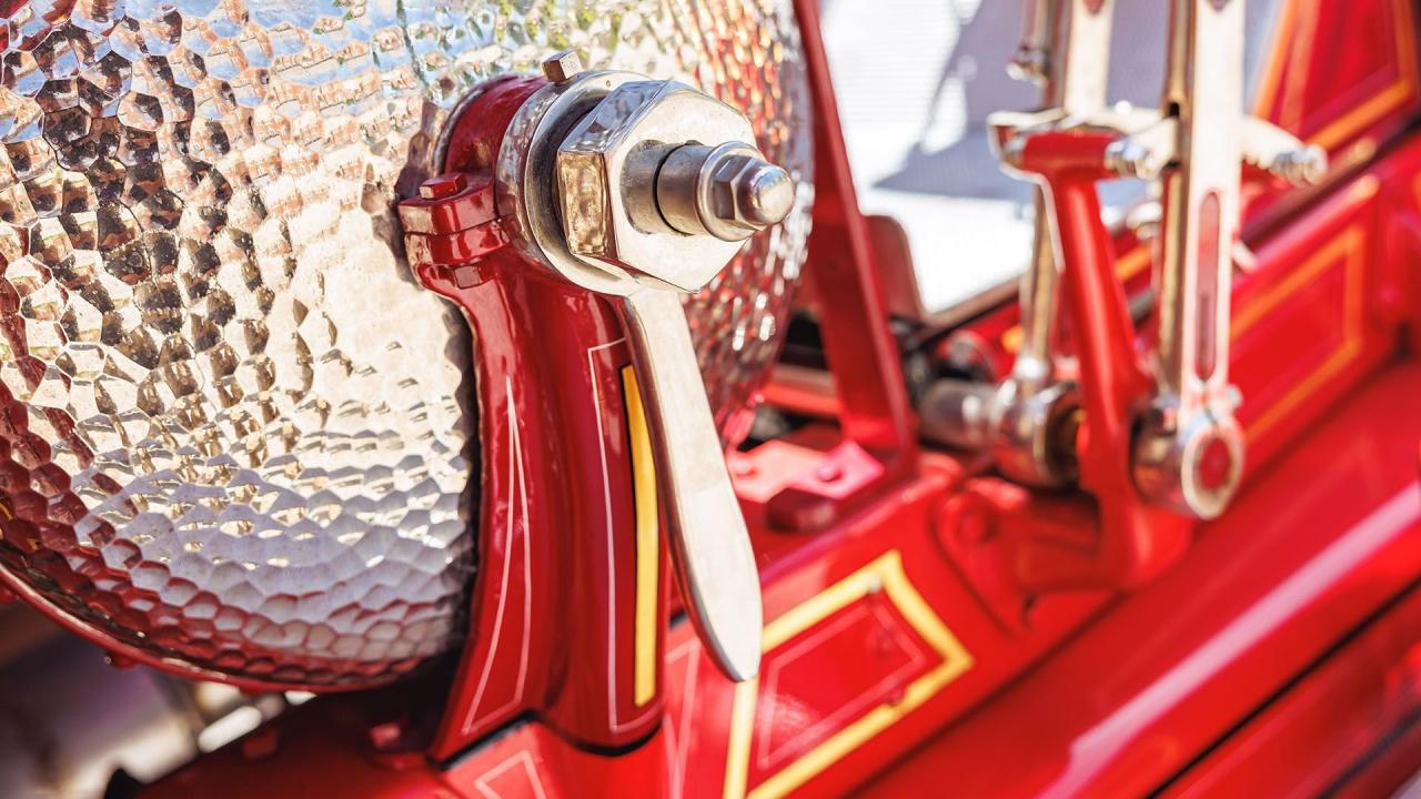 1924 American-LaFrance Type 40 Combination Chemical and Hose Fire Truck