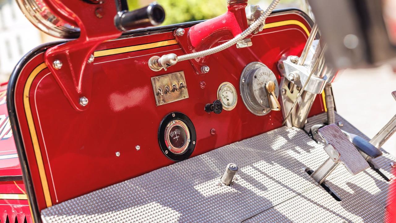 1924 American-LaFrance Type 40 Combination Chemical and Hose Fire Truck