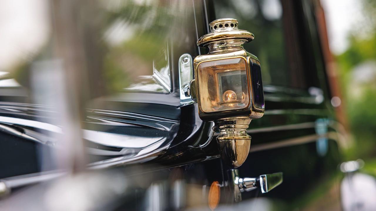 1934 Rolls - Royce Phantom II Barker Sedanca de Ville