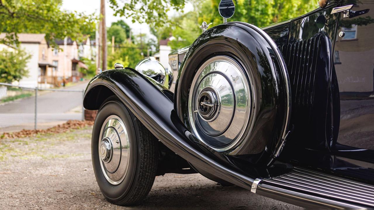 1934 Rolls - Royce Phantom II Barker Sedanca de Ville