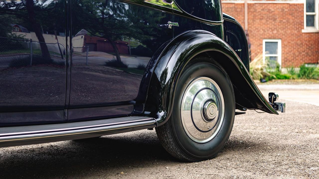 1934 Rolls - Royce Phantom II Barker Sedanca de Ville