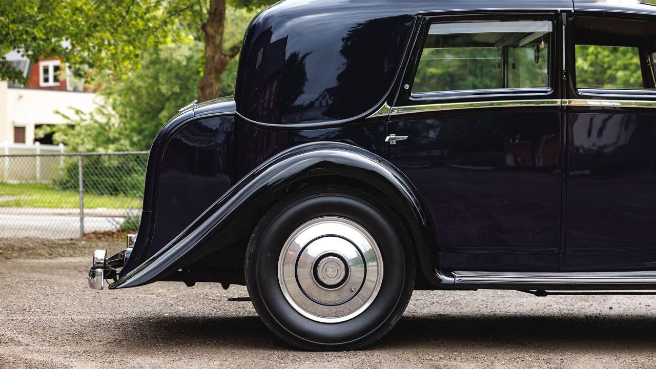 1934 Rolls - Royce Phantom II Barker Sedanca de Ville