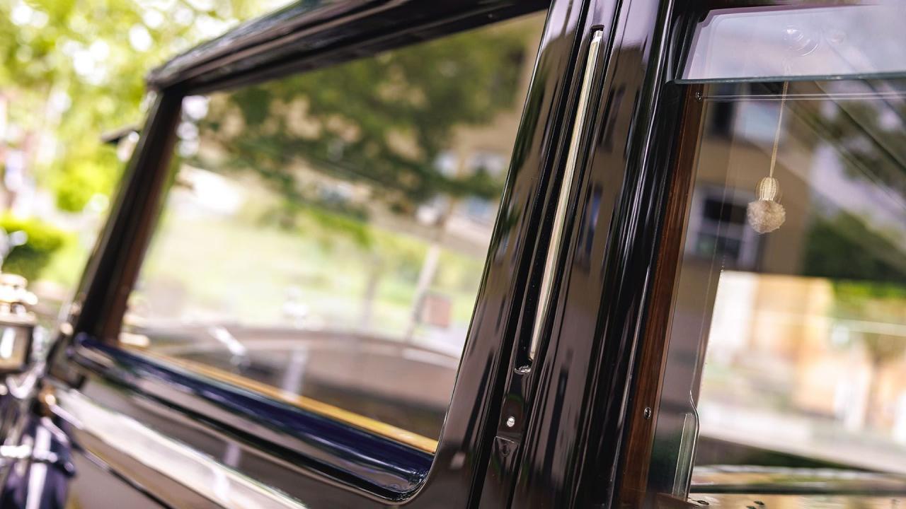 1934 Rolls - Royce Phantom II Barker Sedanca de Ville