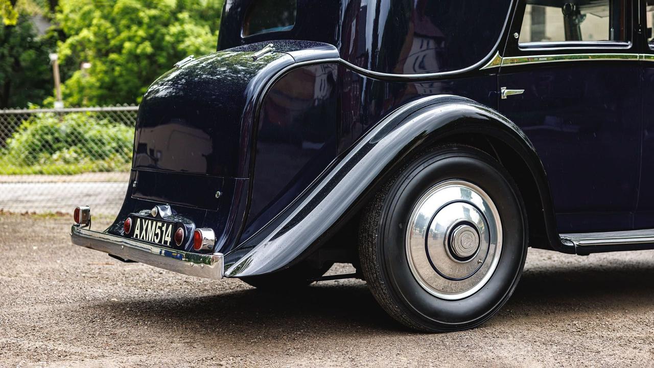 1934 Rolls - Royce Phantom II Barker Sedanca de Ville