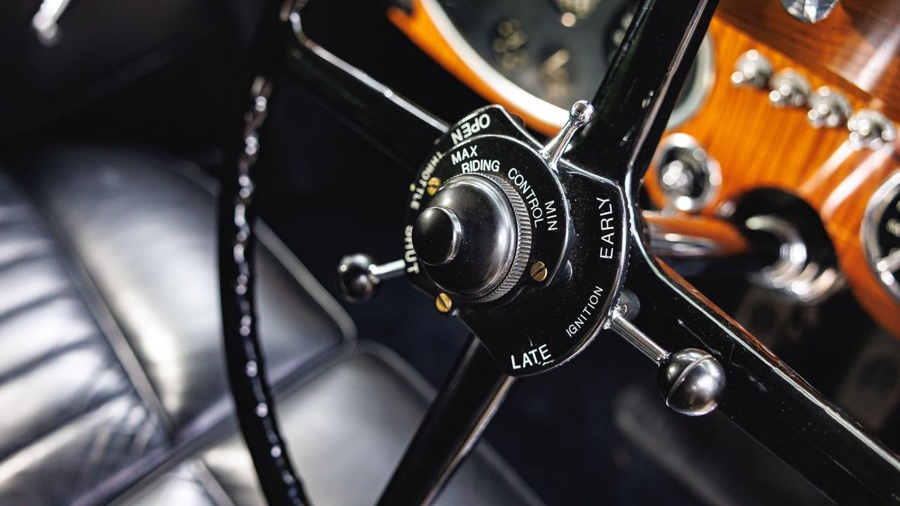 1934 Rolls - Royce Phantom II Barker Sedanca de Ville