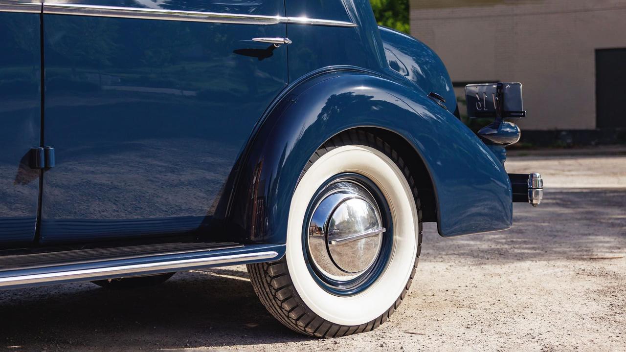 1936 Cadillac Series 90 V-16 Five-Passenger Town Sedan