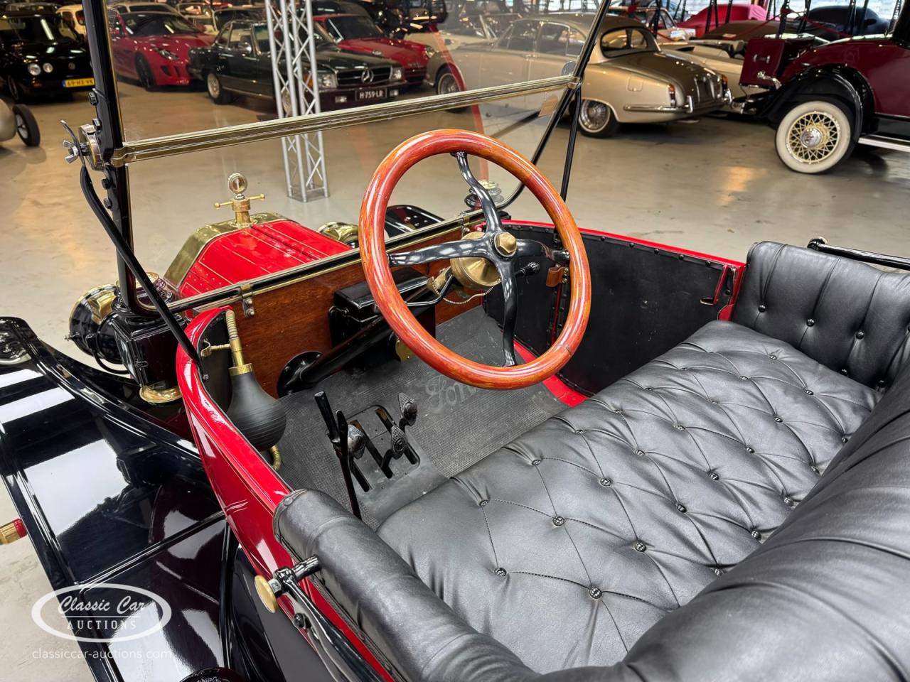 1914 Ford T