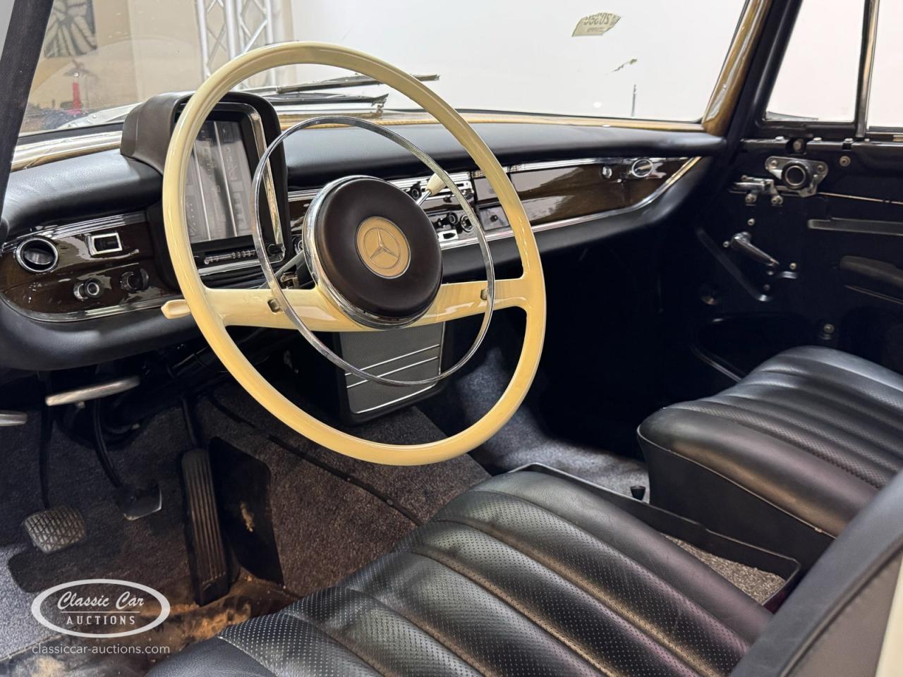 1960 Mercedes - Benz 220 SE