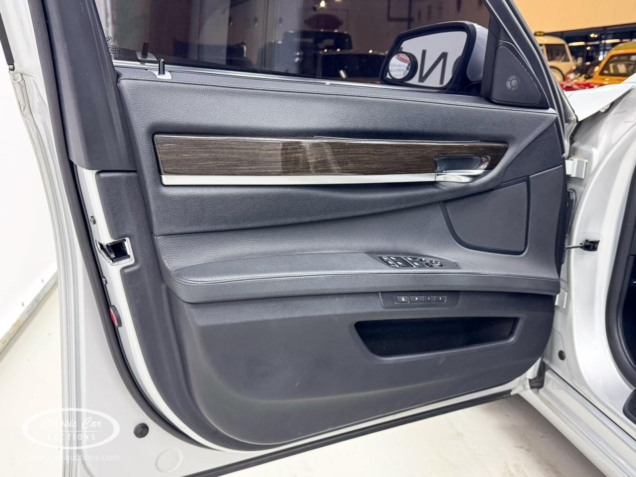 2009 BMW 750