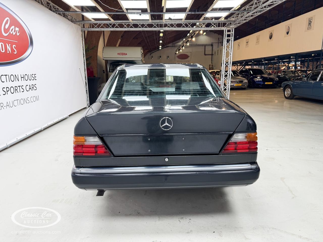 1992 Mercedes - Benz 200E