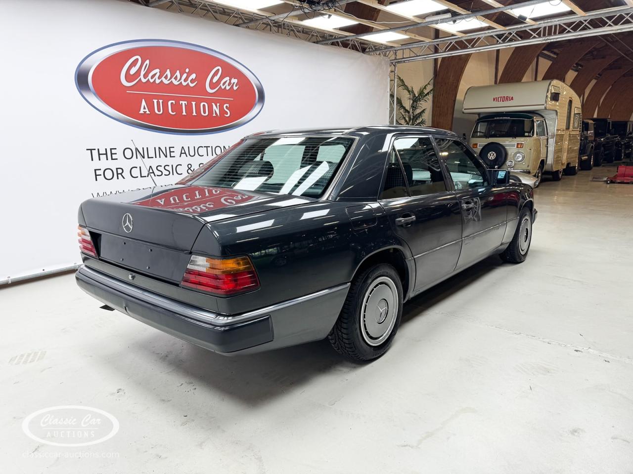 1992 Mercedes - Benz 200E