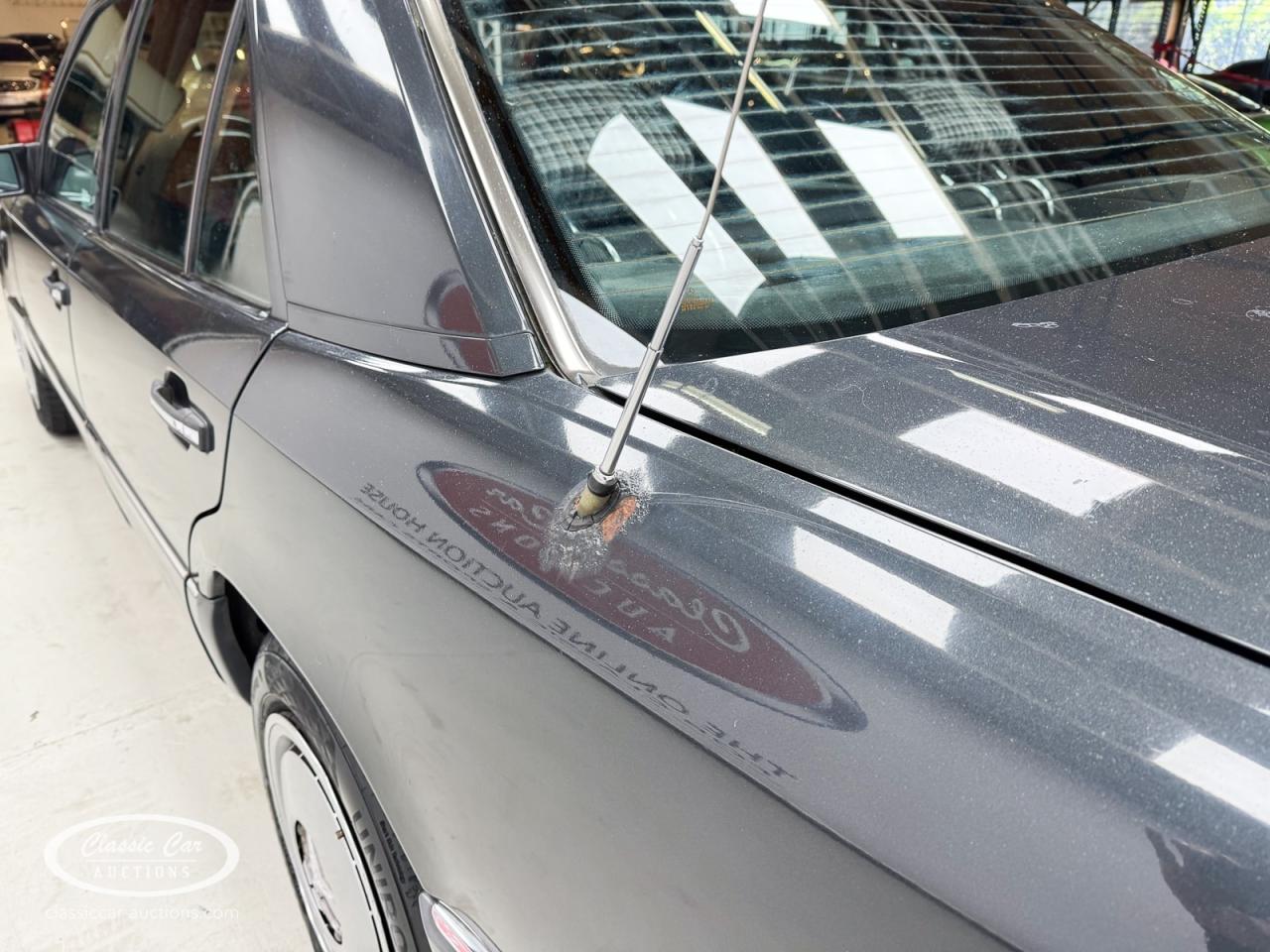 1992 Mercedes - Benz 200E