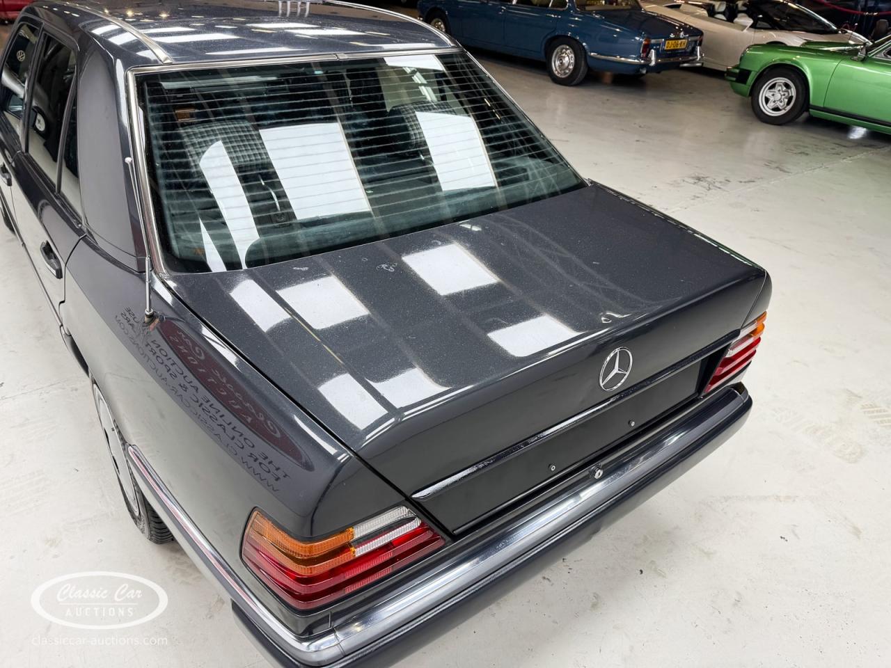 1992 Mercedes - Benz 200E