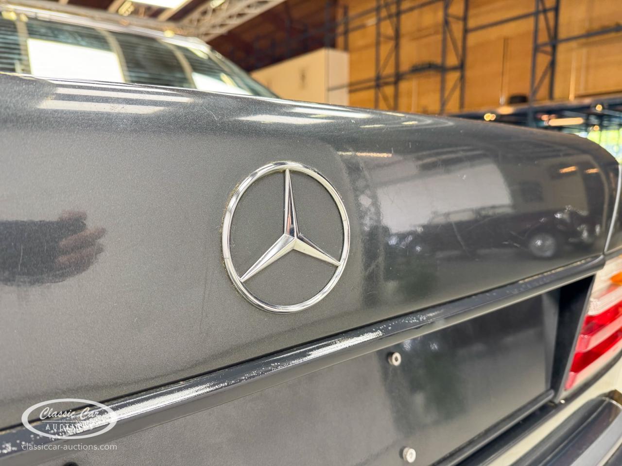 1992 Mercedes - Benz 200E