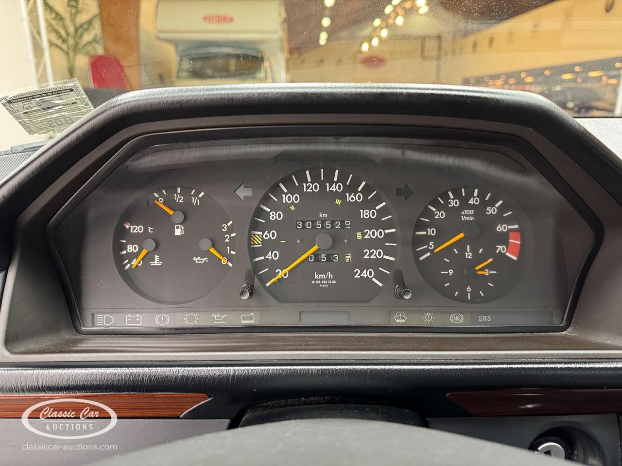1992 Mercedes - Benz 200E