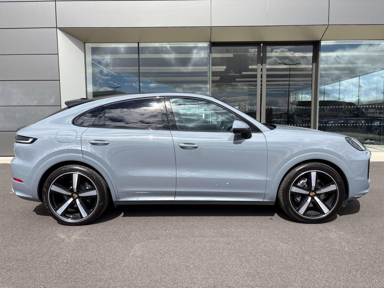 2023 Porsche 3.0 V6 E-Hybrid 25.9kWh TiptronicS 4WD Euro 6 (s/s) 5dr