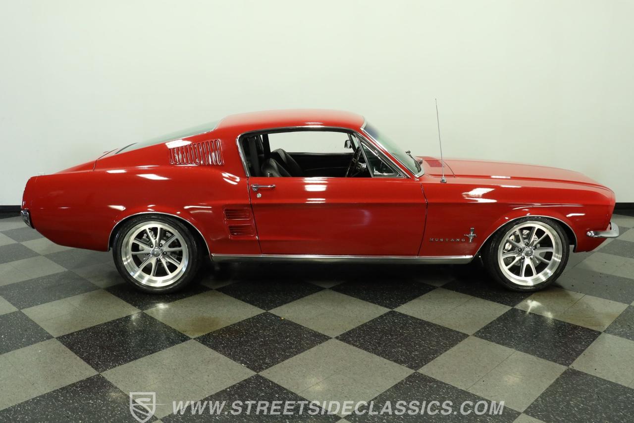 1967 Ford Mustang Fastback Restomod