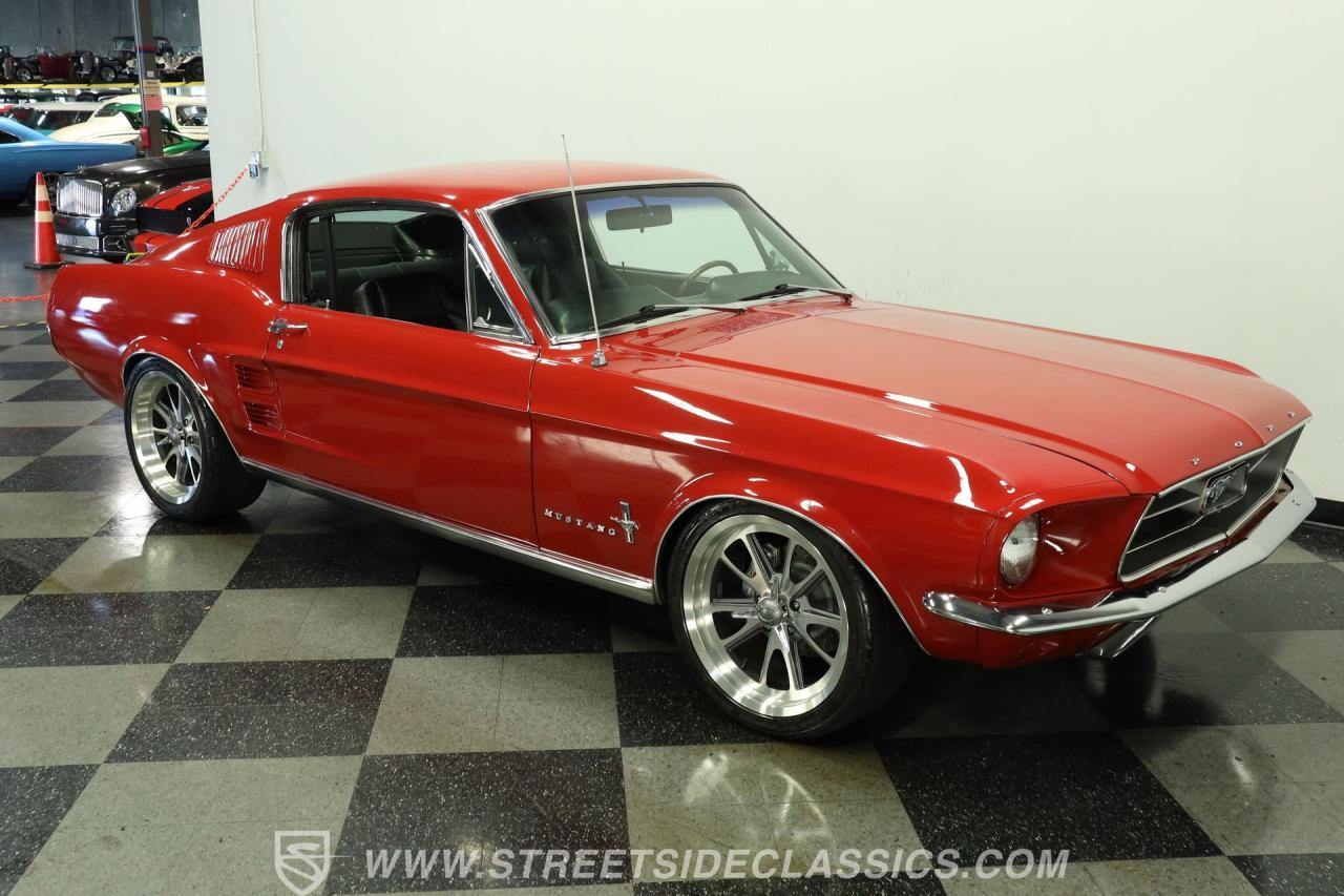 1967 Ford Mustang Fastback Restomod