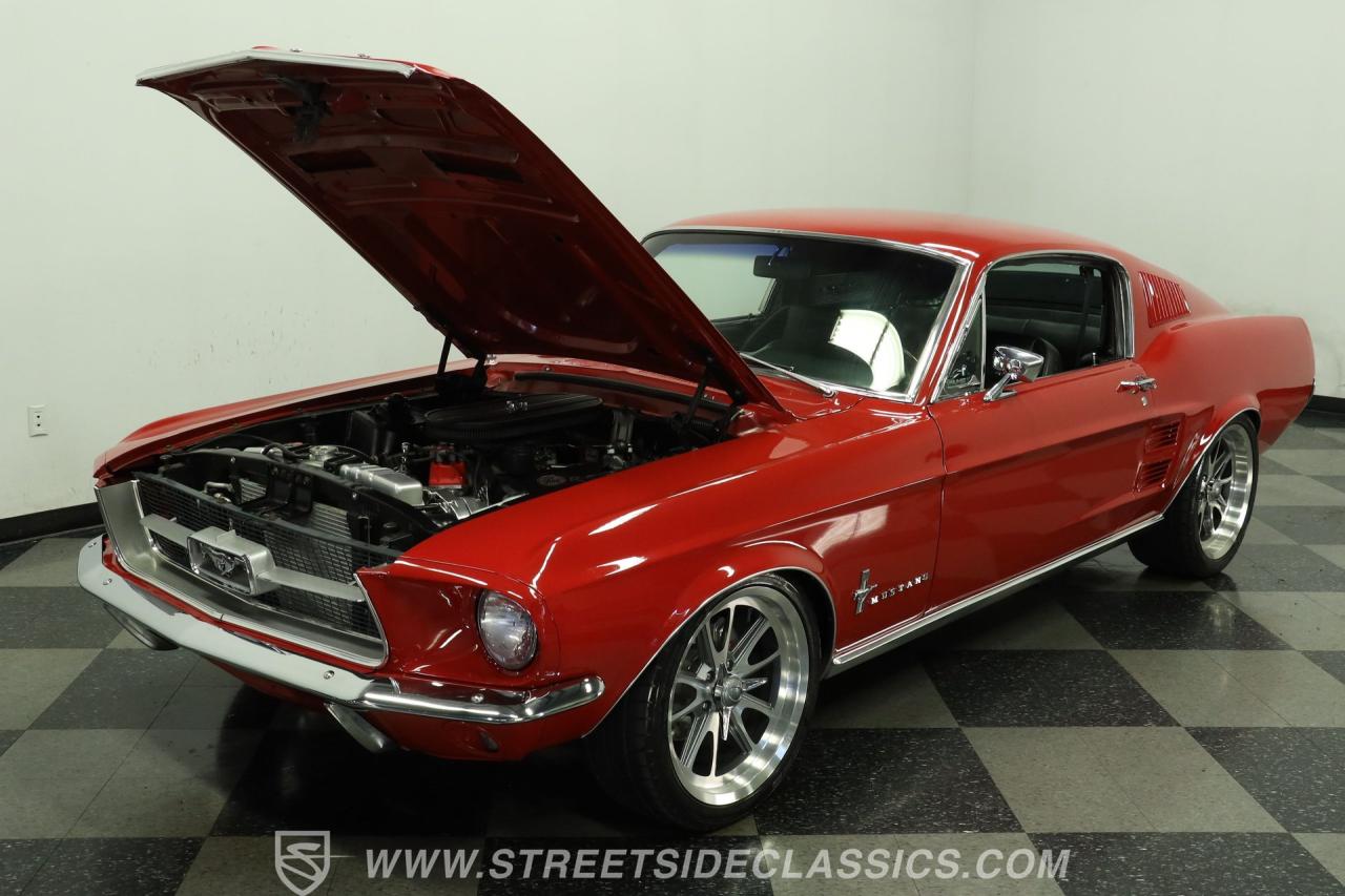 1967 Ford Mustang Fastback Restomod