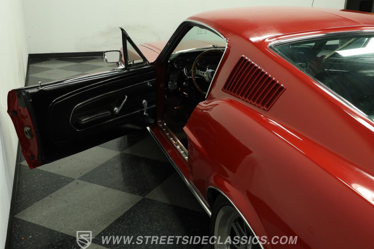 1967 Ford Mustang Fastback Restomod