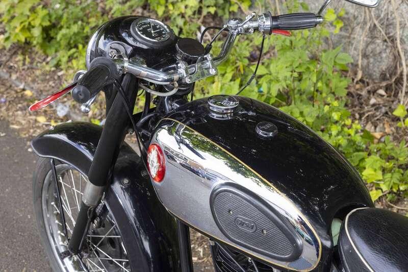 1957 BSA B33