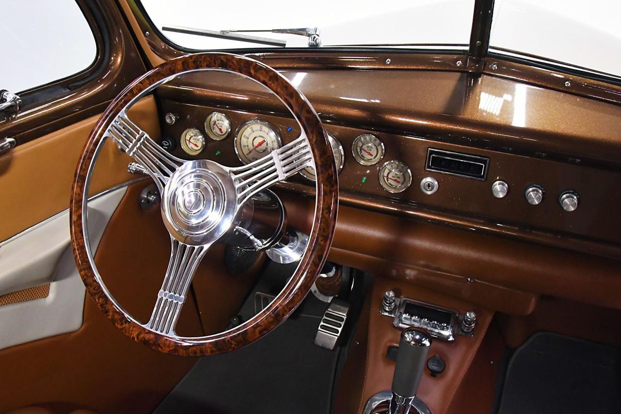 1940 Ford Deluxe
