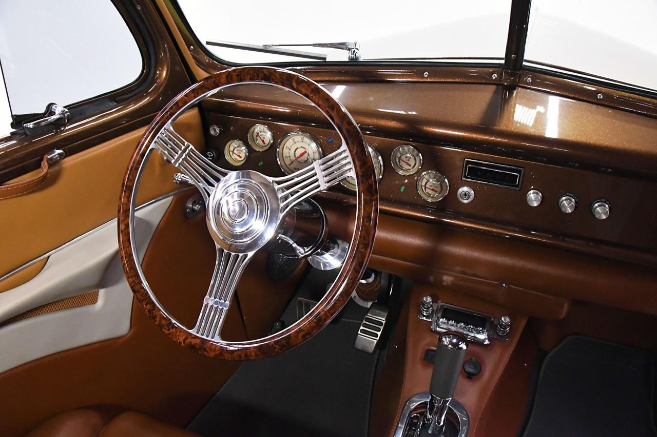 1940 Ford Deluxe
