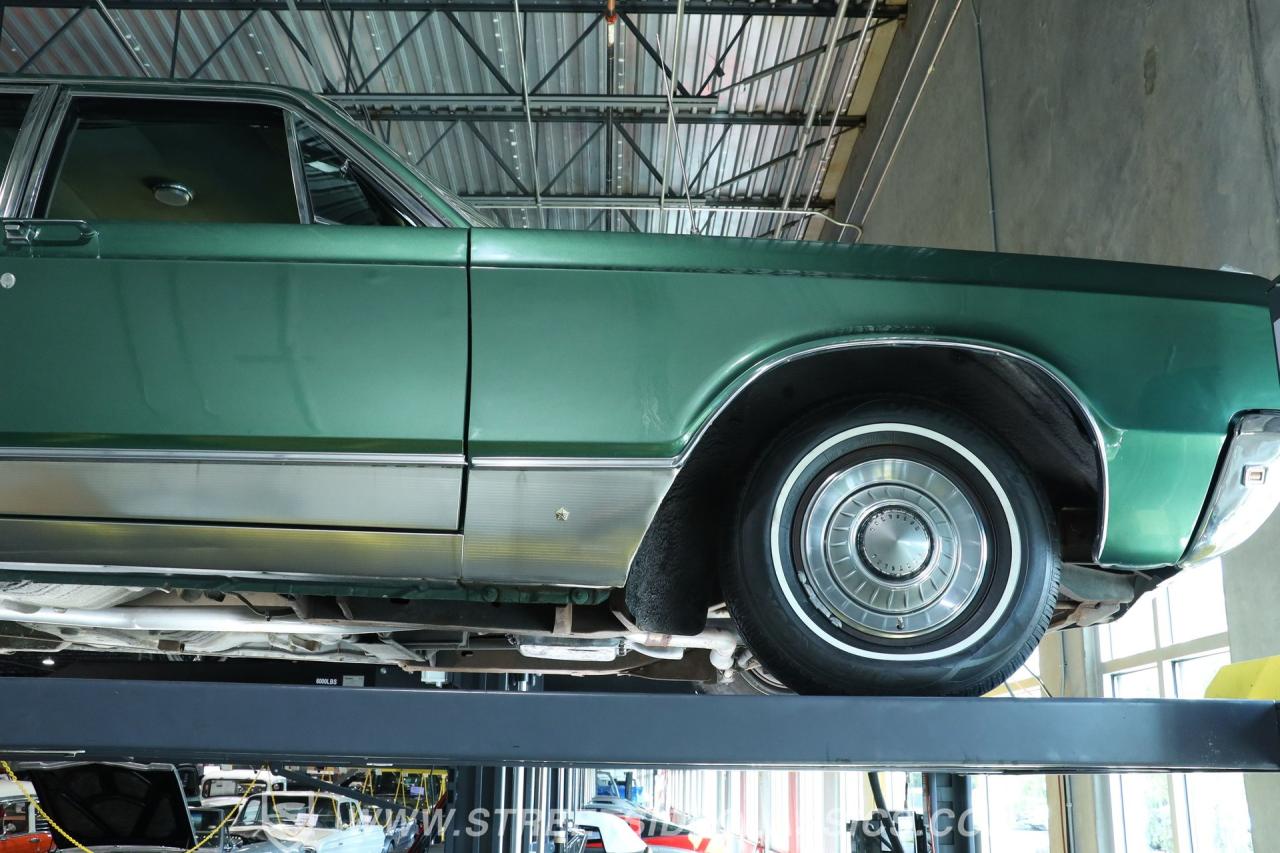 1968 Chrysler New Yorker