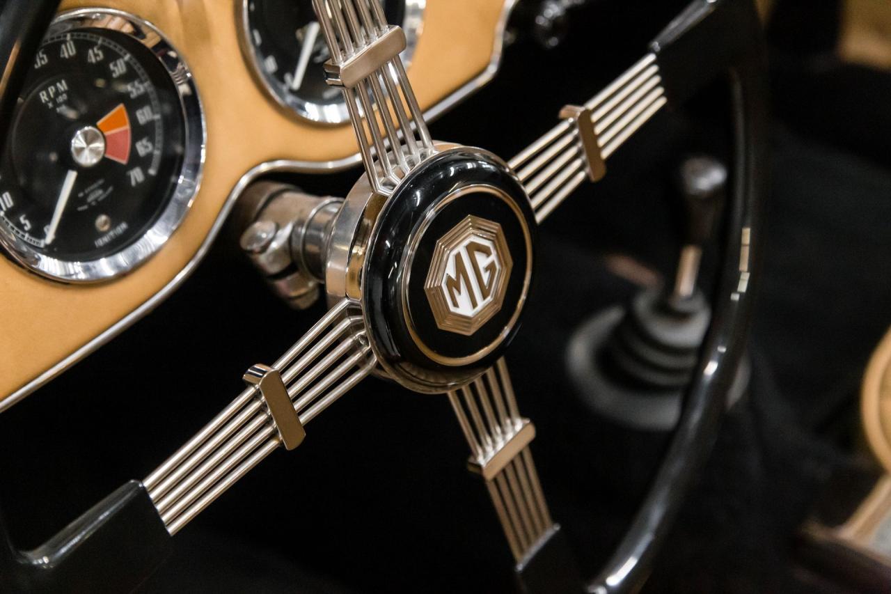 1962 MG MGA MKII DELUXE