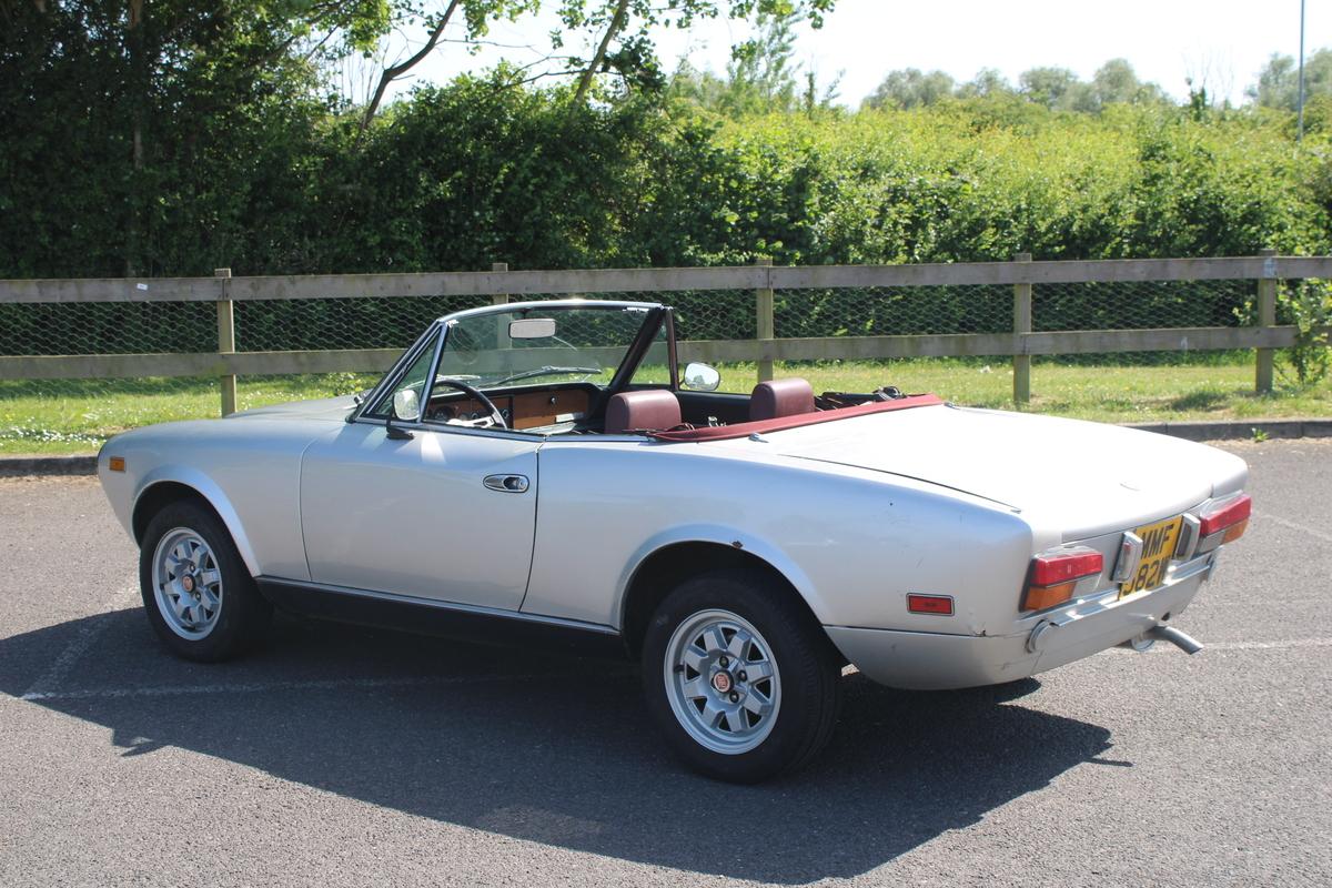 1981 Fiat 124 SPIDER LHD