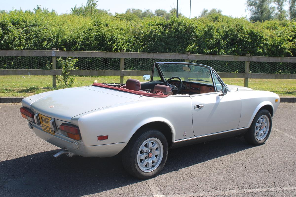 1981 Fiat 124 SPIDER LHD