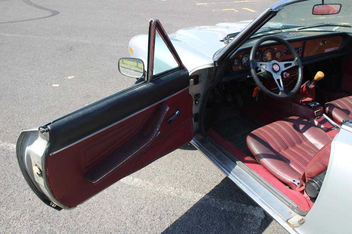 1981 Fiat 124 SPIDER LHD
