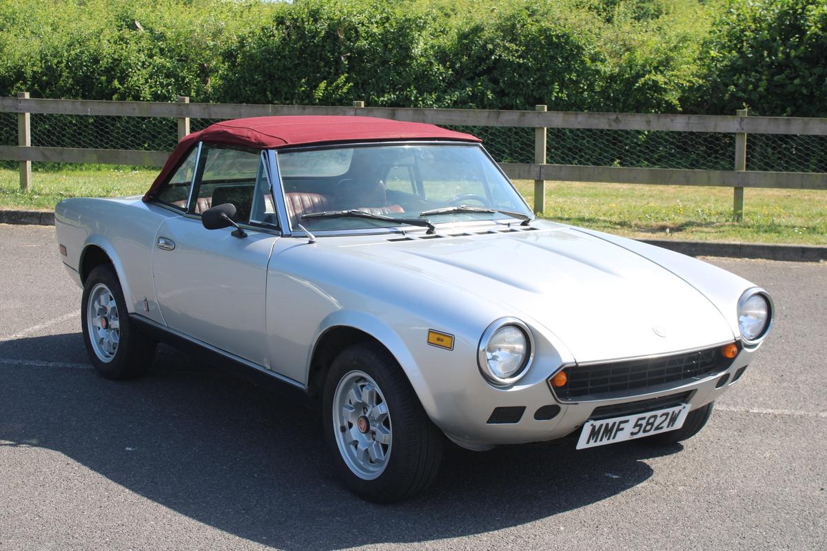 1981 Fiat 124 SPIDER LHD