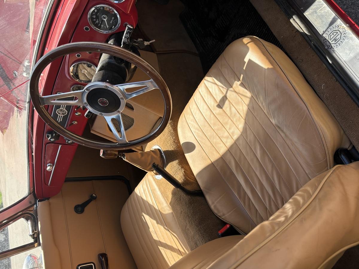 1976 MG B Roadster