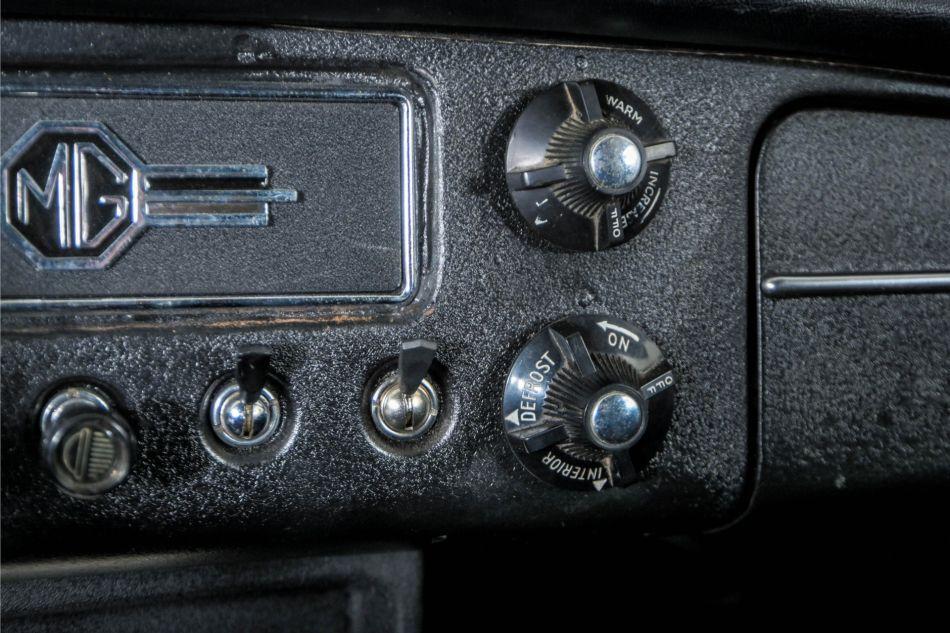1967 MG B