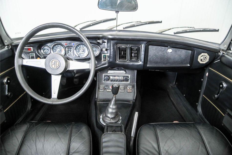 1975 MG B