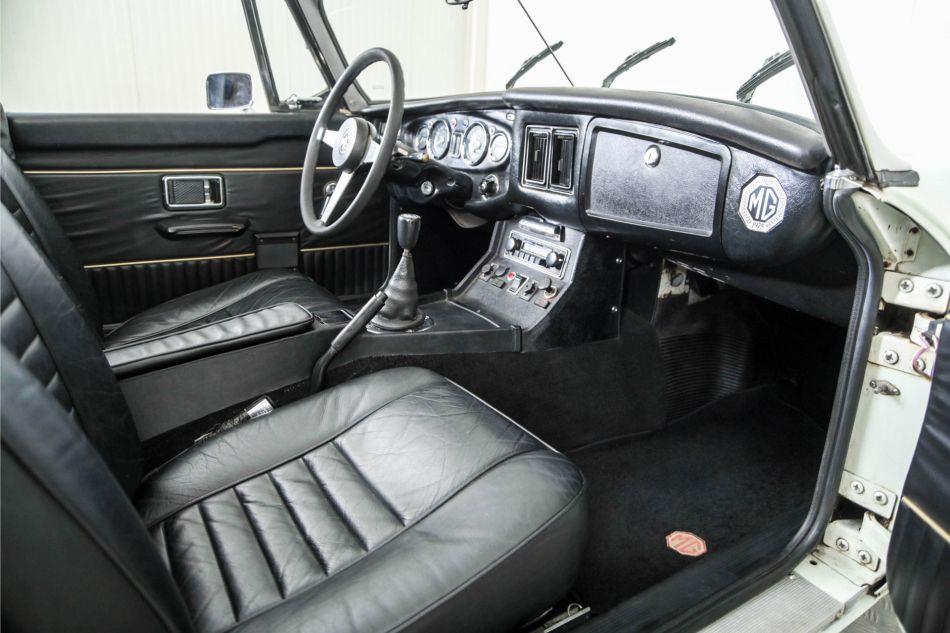 1975 MG B