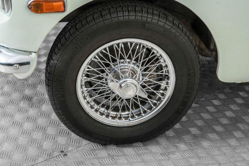 1975 MG B