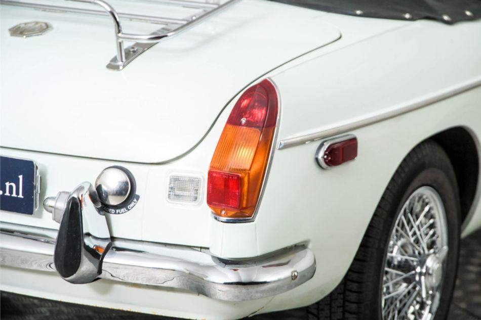 1975 MG B