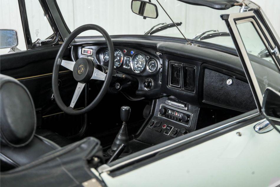 1975 MG B