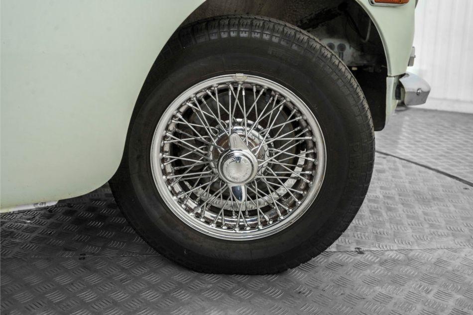 1975 MG B