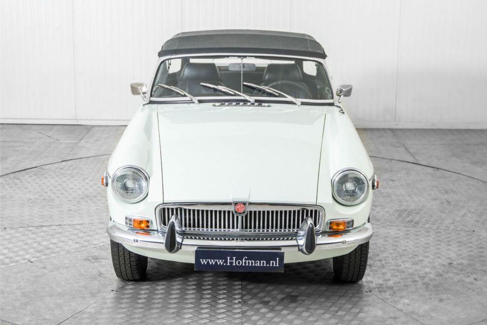 1975 MG B