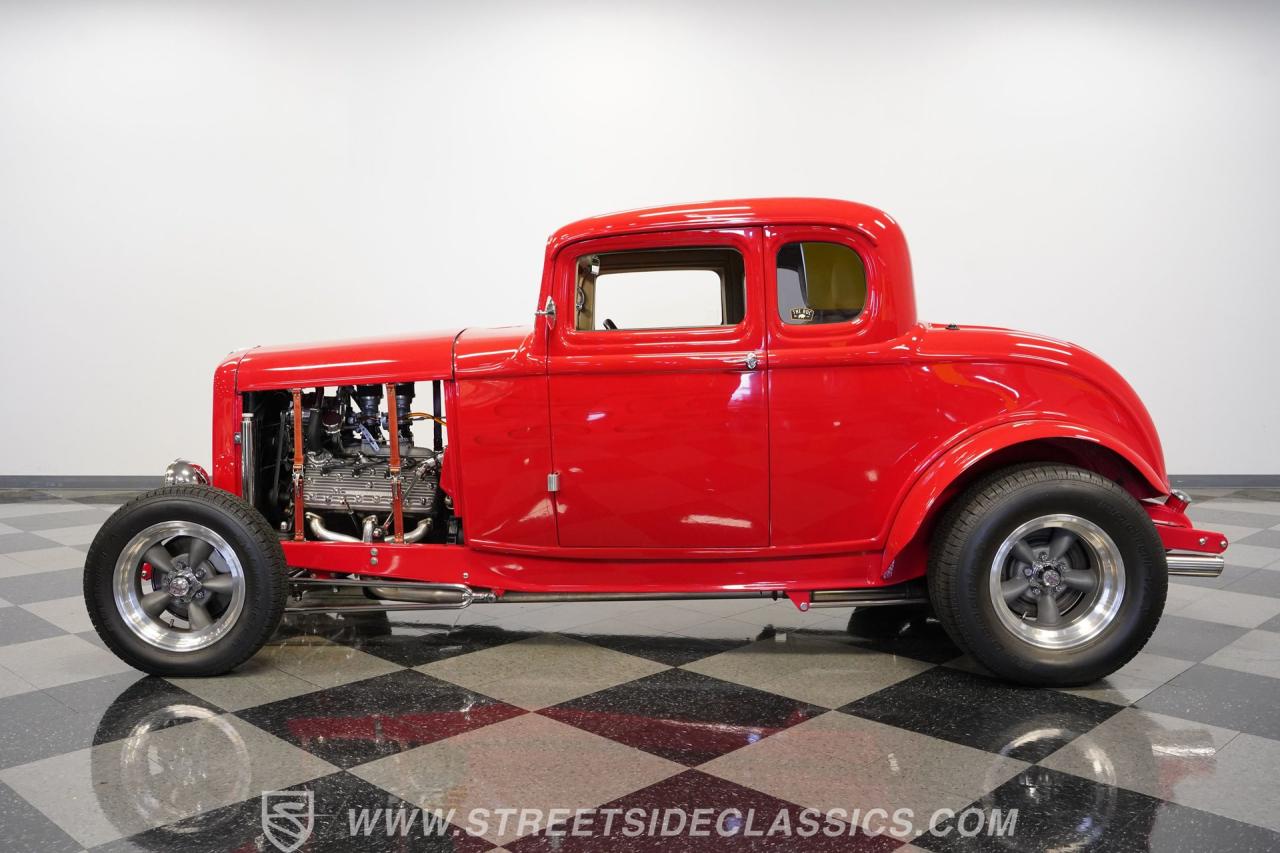 1932 Ford 5-Window Coupe
