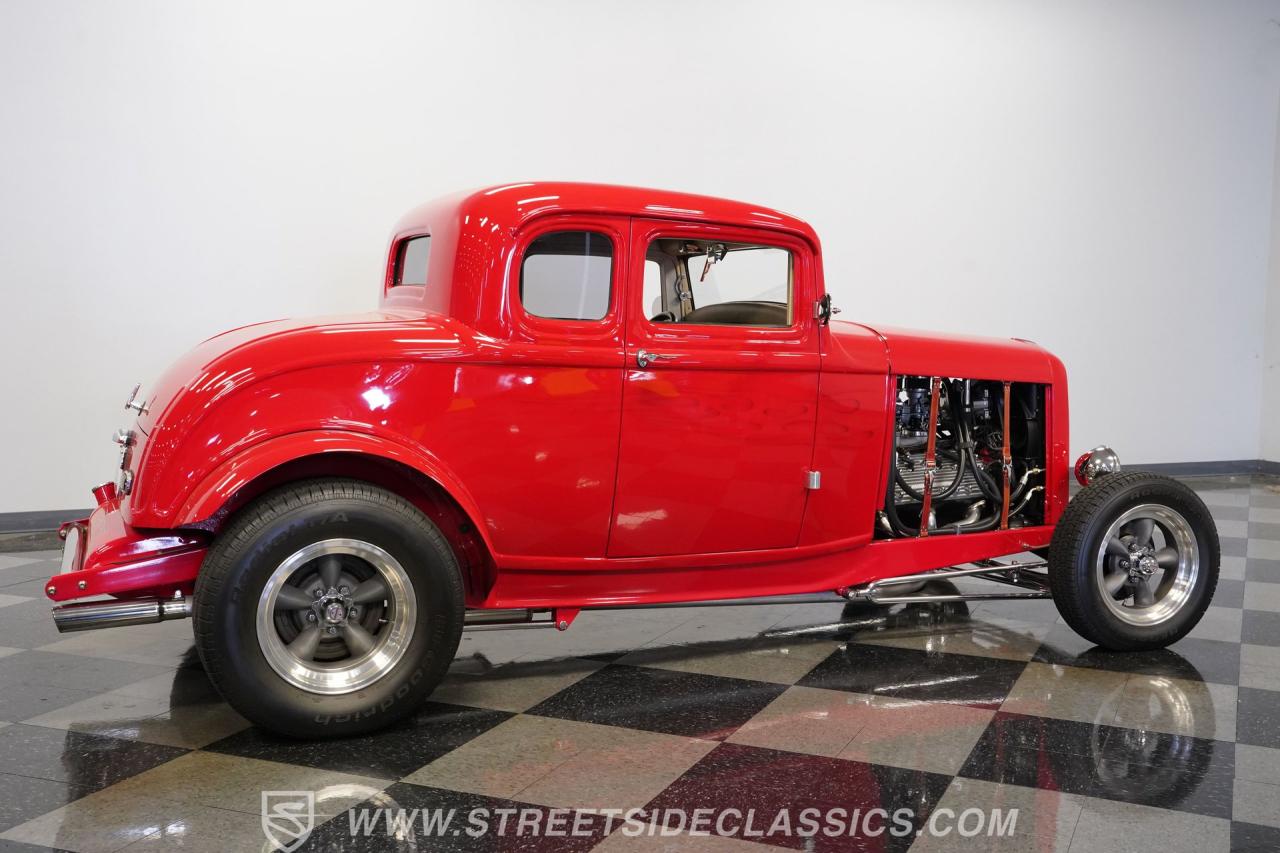 1932 Ford 5-Window Coupe