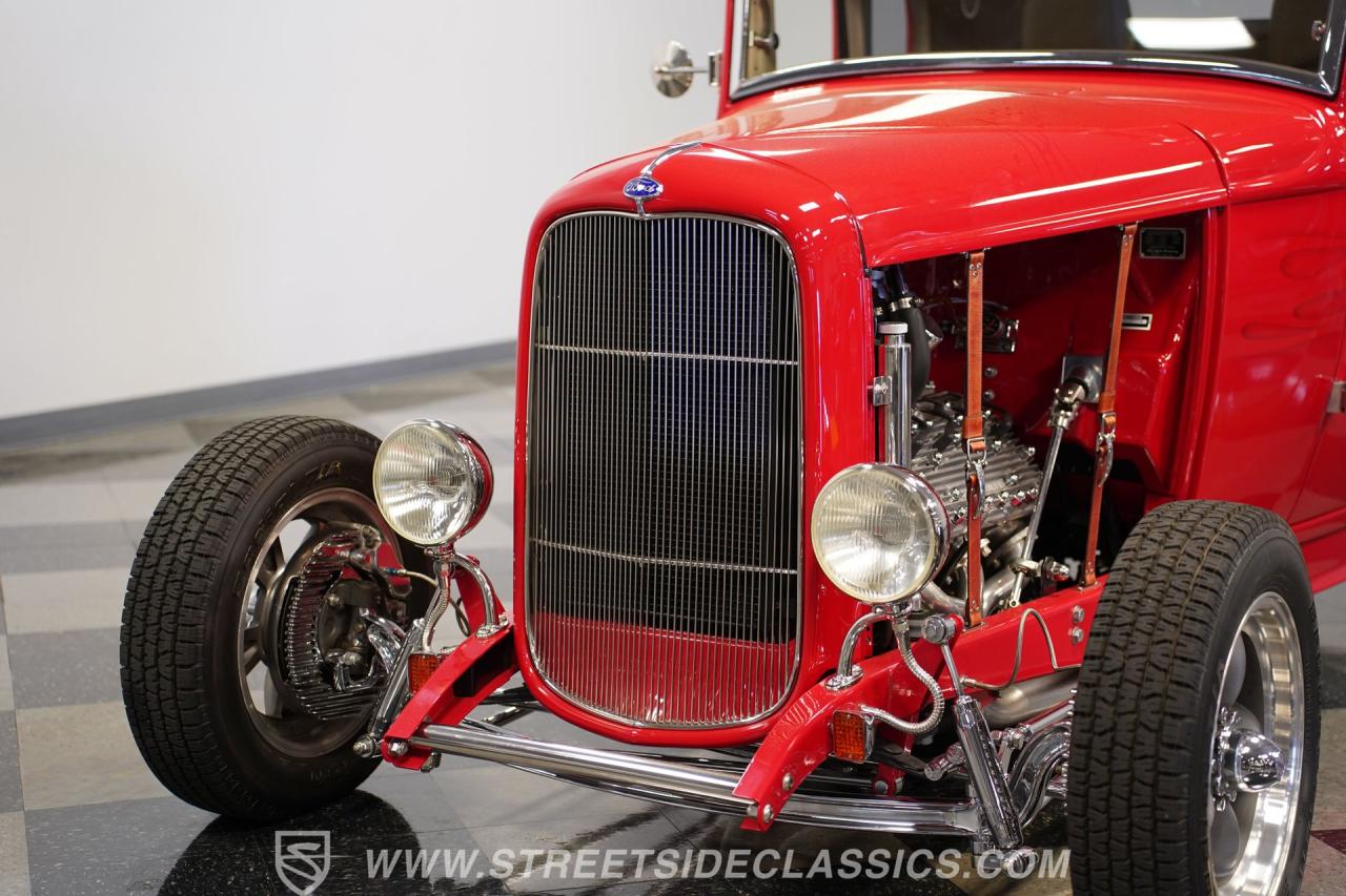 1932 Ford 5-Window Coupe