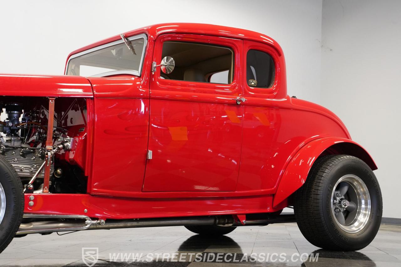 1932 Ford 5-Window Coupe